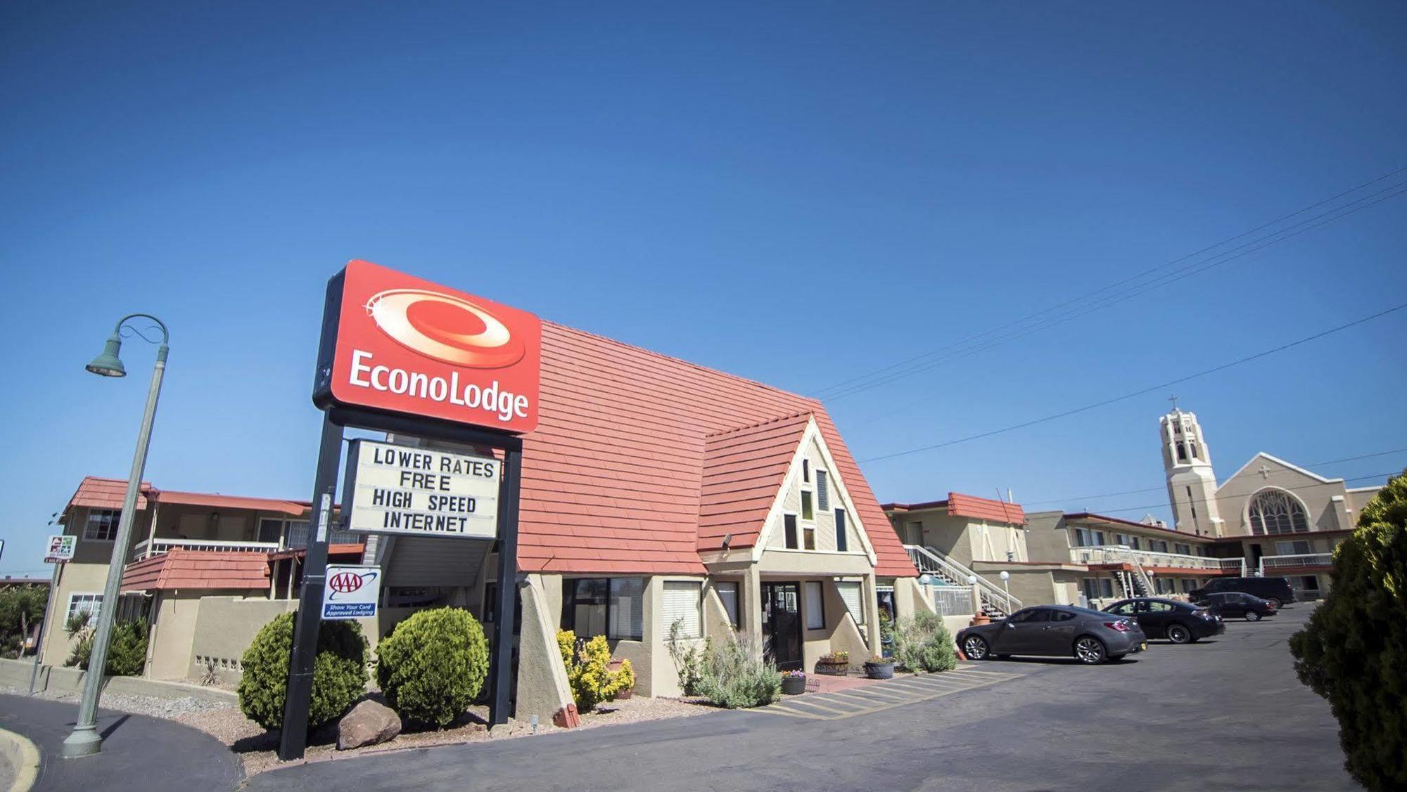 Super 8 By Wyndham Albuquerque Downtown Motel Exterior foto