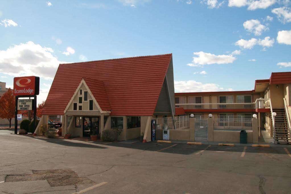 Super 8 By Wyndham Albuquerque Downtown Motel Exterior foto